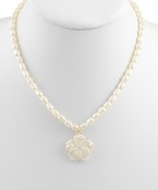 PEARL NECKLACE WITH FLOWER PENDANT