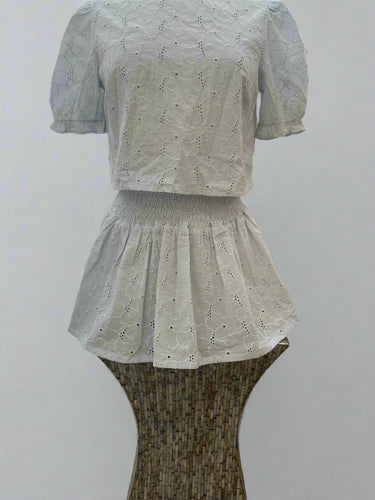 DEMURE SKIRT