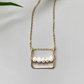 FRESH WATER PEARL NECKLACE