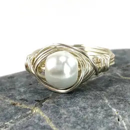 WHITE PEARL SILVER WRAPPED RING