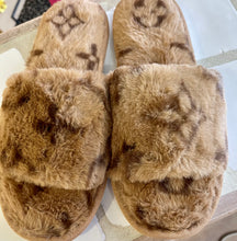 FAUX LV FUZZY SLIPPERS