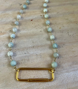 LIGHT PALE GREEN BEAD NECKLACE WITH GOLD BAR